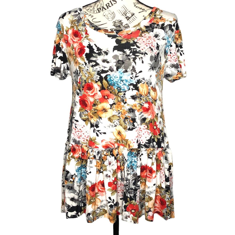 Agnes & Dora SMALL Soft Floral Relaxed Ruffle Hem Short Sleeve Top